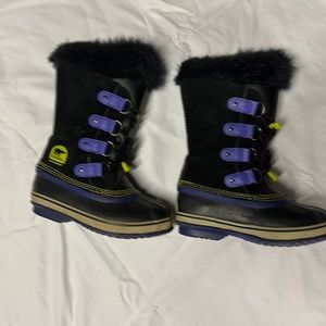 Sorel snow boots size 2
